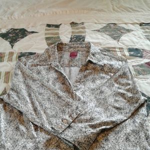 Quarter length sleeve shirt  animal print